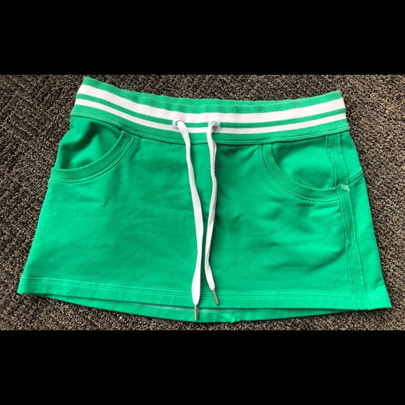lululemon athletica Dresses & Skirts - Lululemon green skirt size 6